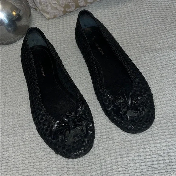 BCBGMaxAzria Black Woven Leather Textured Floral Applique Slip On Flats - Picture 3 of 16